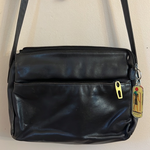 Preview Collection Leather Crossbody Purse - Picture 3 of 12